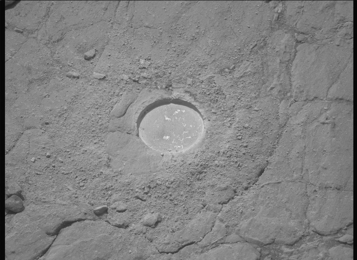 This image was taken by MCZ_RIGHT onboard NASA's Mars rover Perseverance on Sol 613
