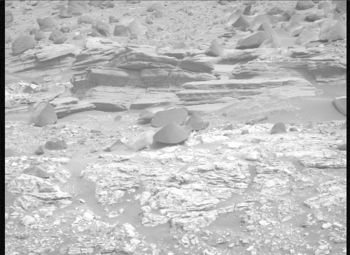 This image was taken by MCZ_RIGHT onboard NASA's Mars rover Perseverance on Sol 613