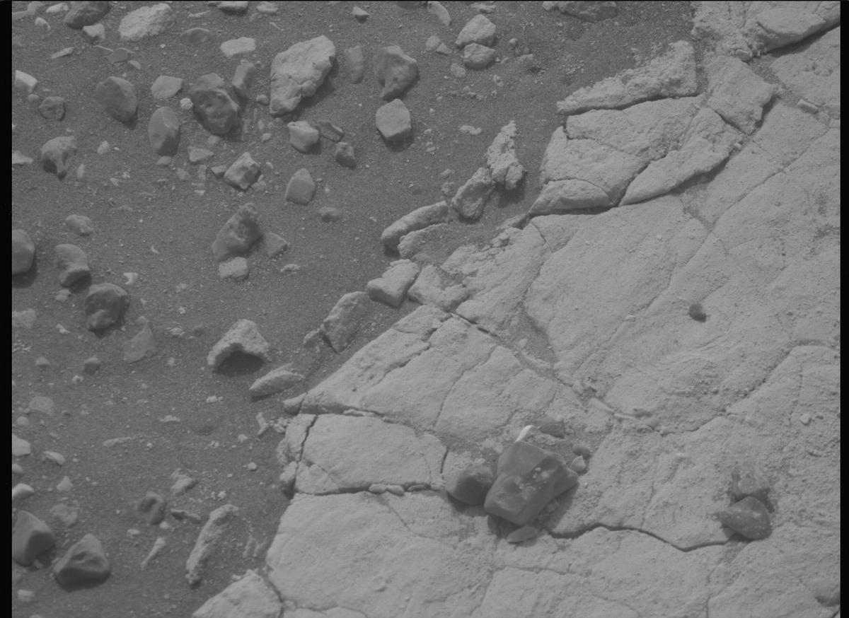 This image was taken by MCZ_RIGHT onboard NASA's Mars rover Perseverance on Sol 613