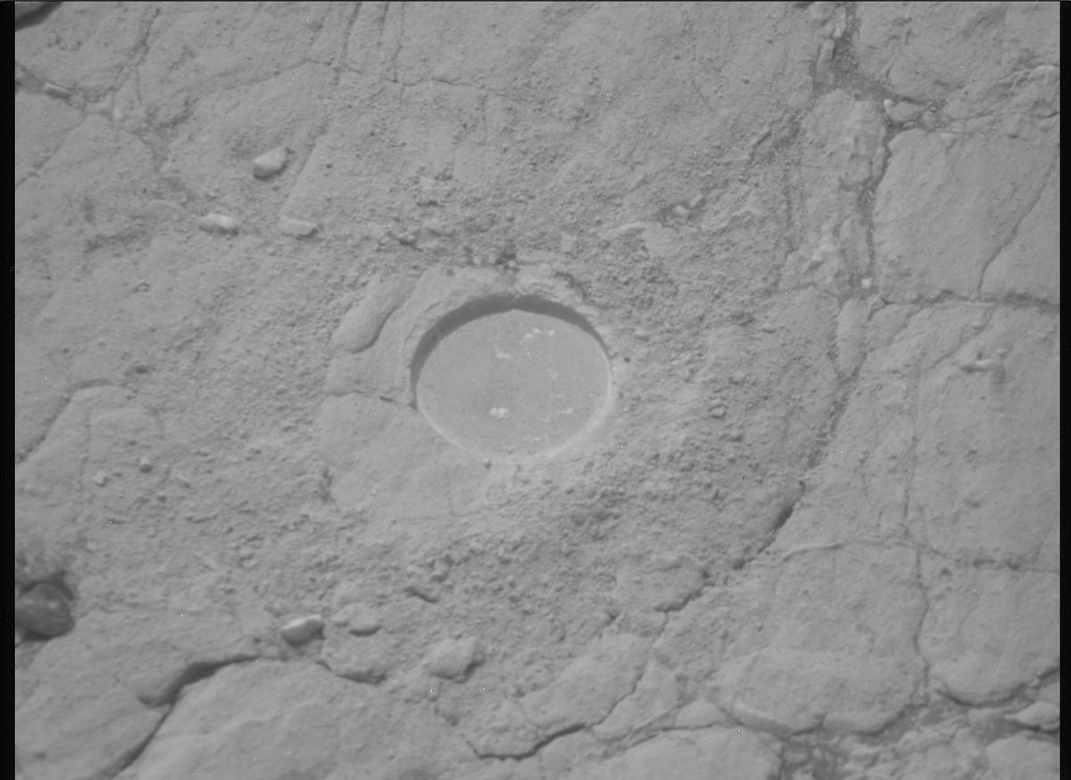 This image was taken by MCZ_RIGHT onboard NASA's Mars rover Perseverance on Sol 613