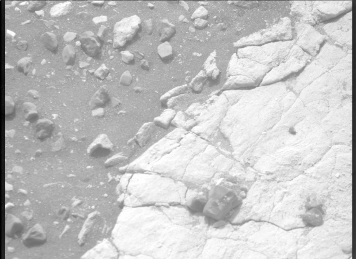 This image was taken by MCZ_RIGHT onboard NASA's Mars rover Perseverance on Sol 613