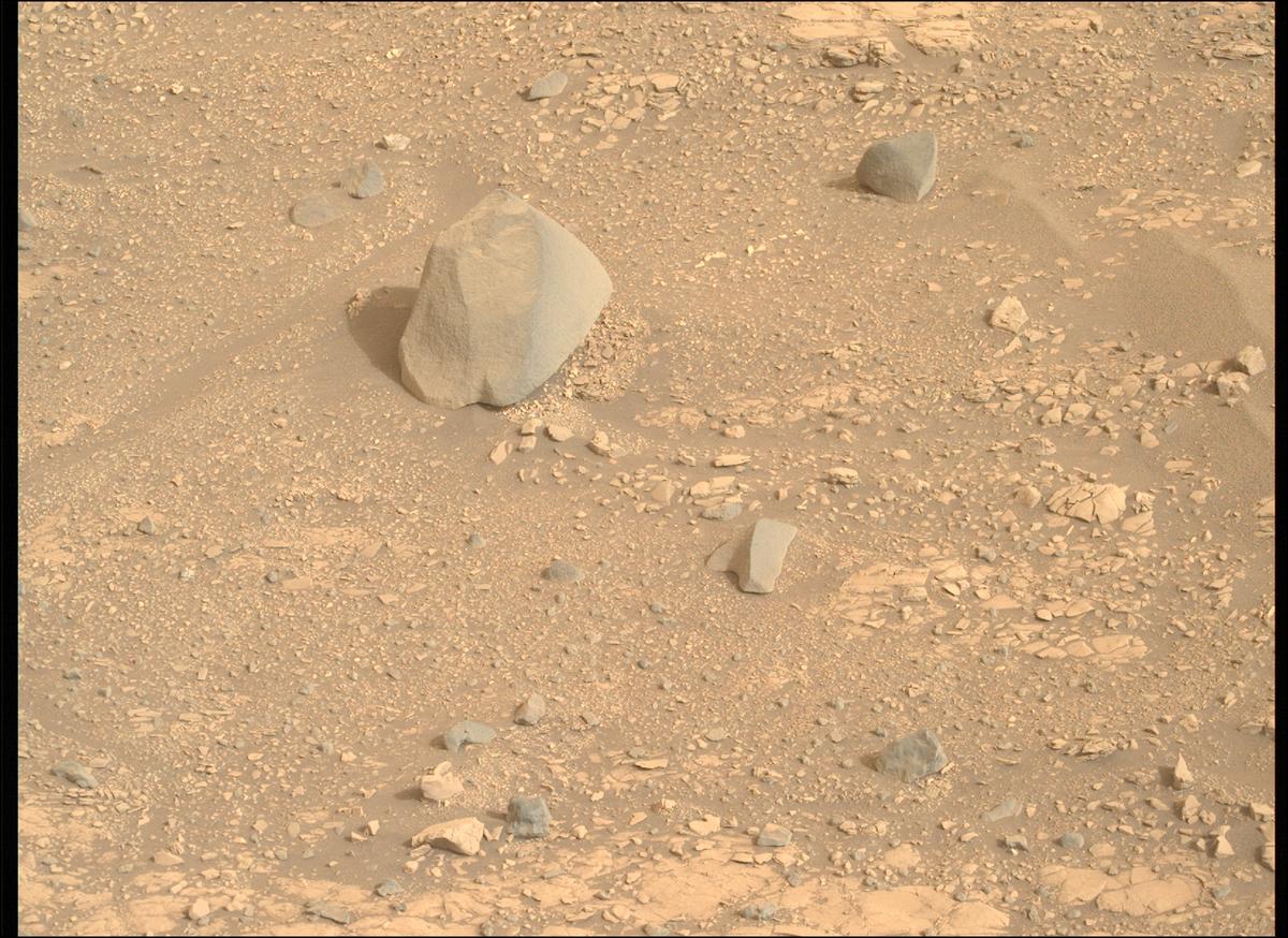 This image was taken by MCZ_RIGHT onboard NASA's Mars rover Perseverance on Sol 614