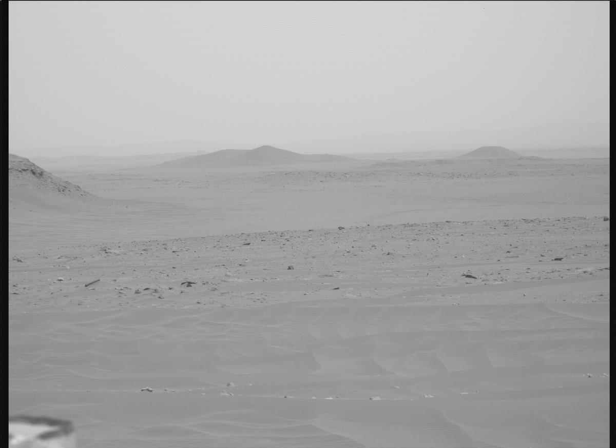 This image was taken by MCZ_RIGHT onboard NASA's Mars rover Perseverance on Sol 615