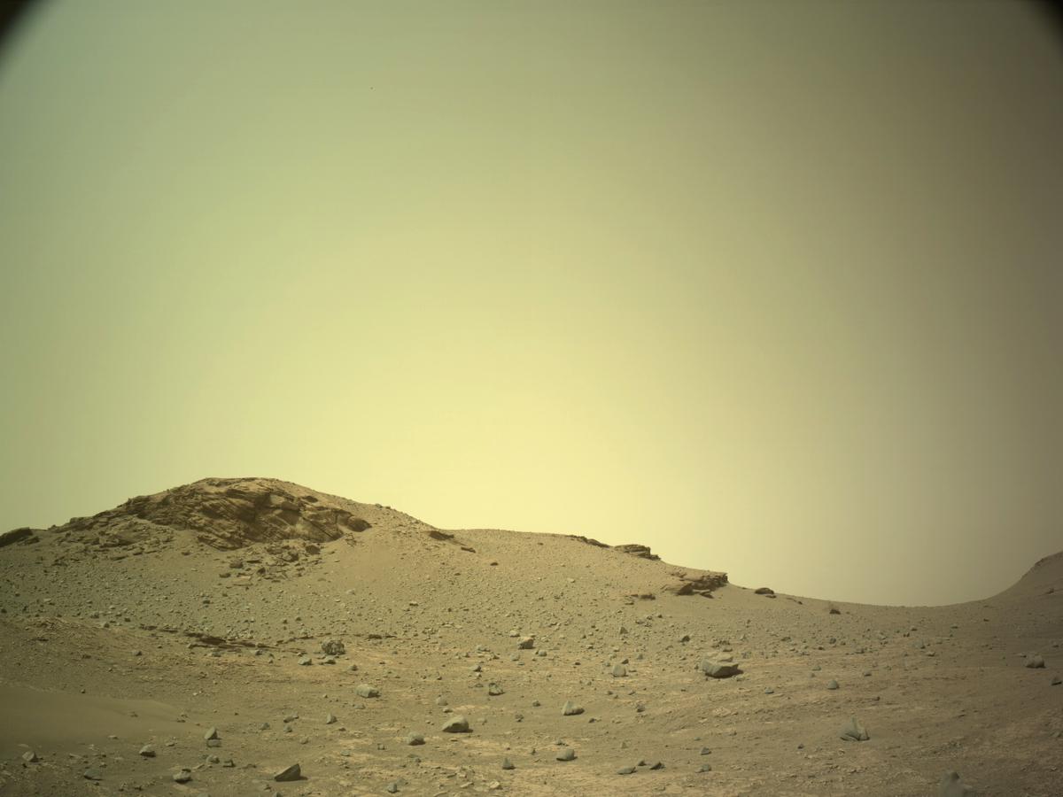 This image was taken by NAVCAM_LEFT onboard NASA's Mars rover Perseverance on Sol 621