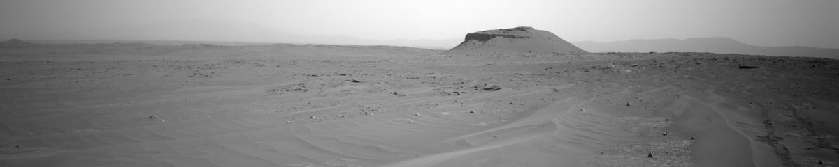 This image was taken by NAVCAM_LEFT onboard NASA's Mars rover Perseverance on Sol 621