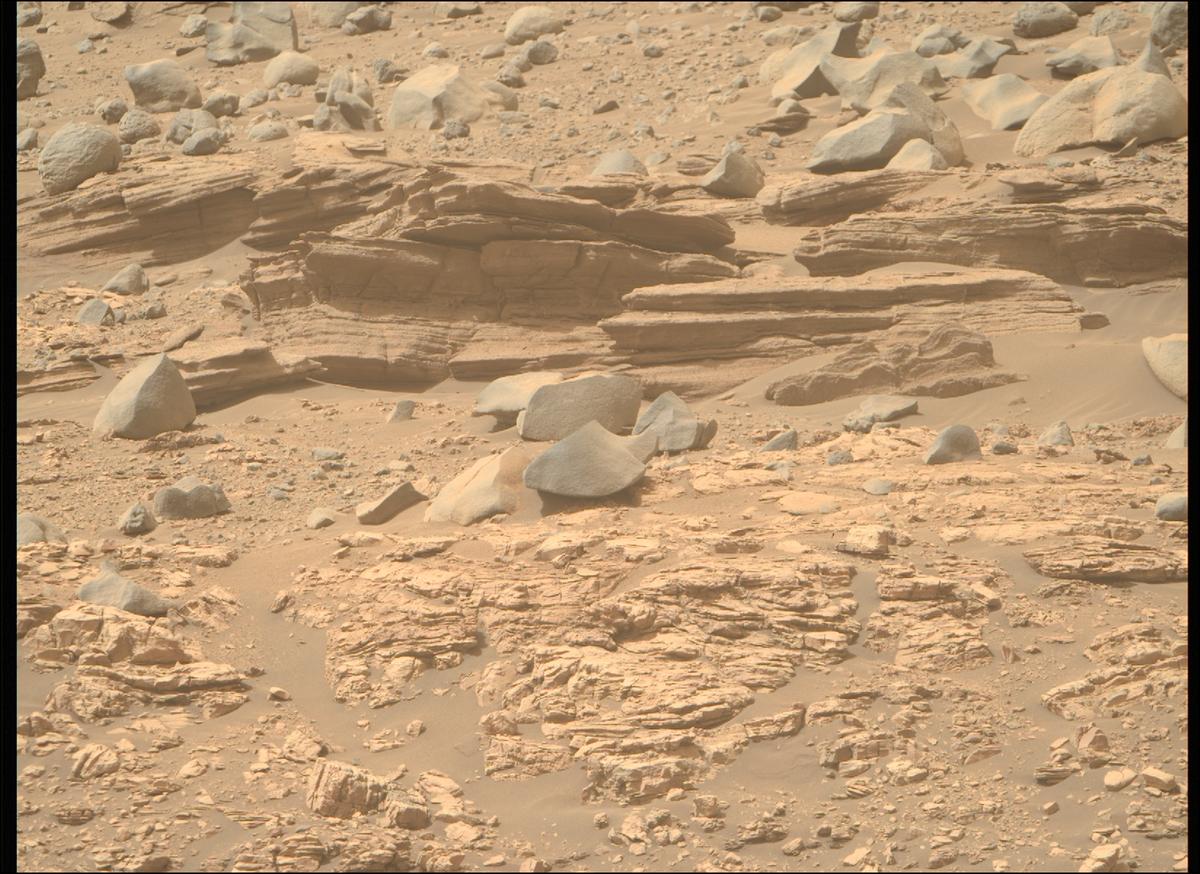 This image was taken by MCZ_RIGHT onboard NASA's Mars rover Perseverance on Sol 621