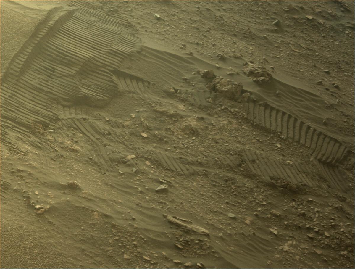 This image was taken by NAVCAM_RIGHT onboard NASA's Mars rover Perseverance on Sol 629