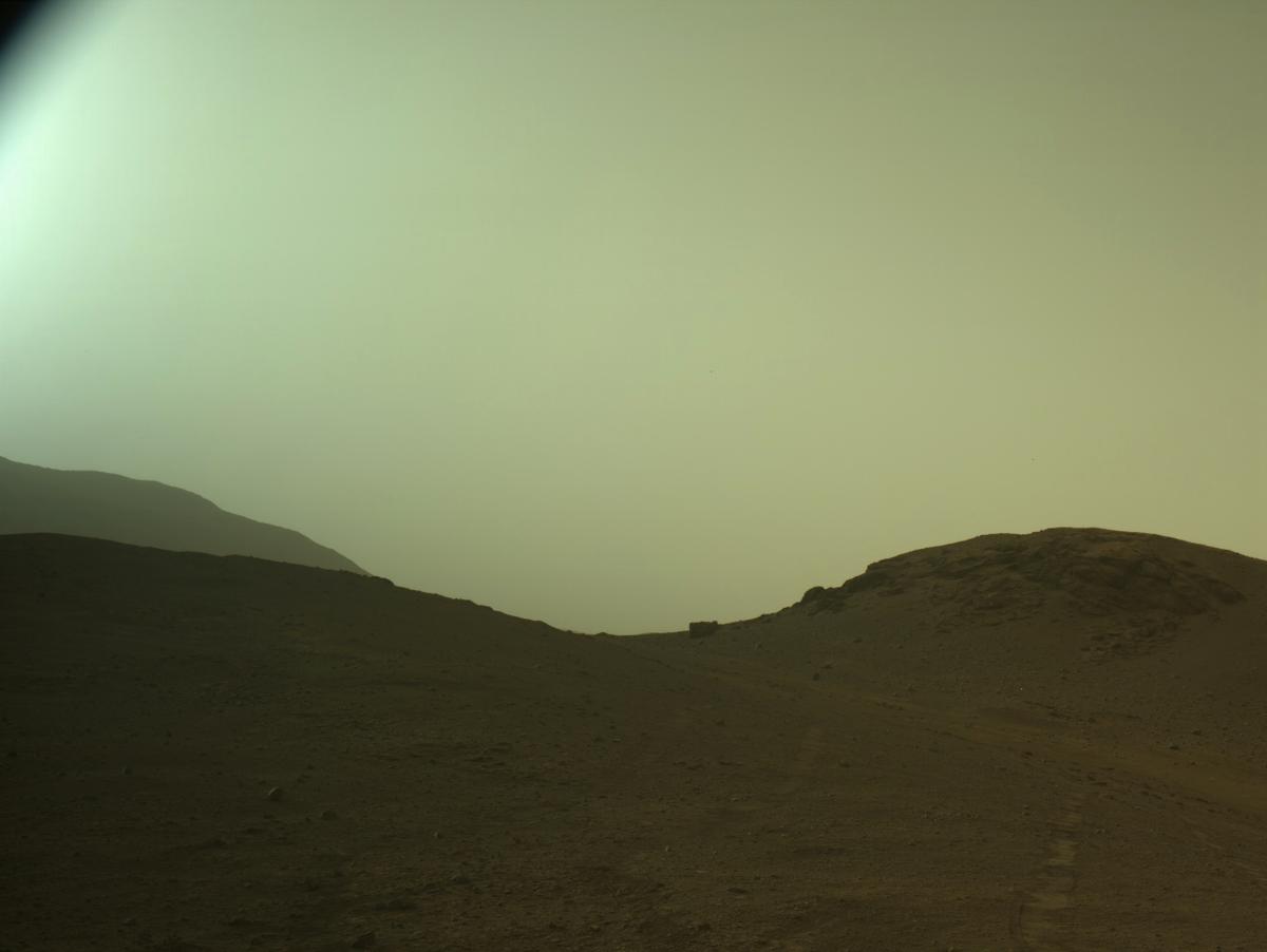 This image was taken by NAVCAM_RIGHT onboard NASA's Mars rover Perseverance on Sol 629