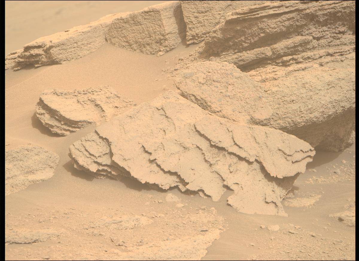 This image was taken by MCZ_RIGHT onboard NASA's Mars rover Perseverance on Sol 629