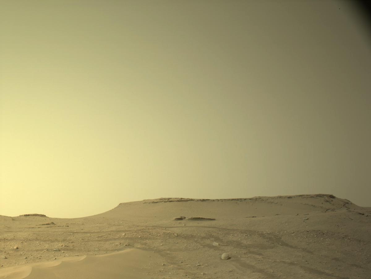 This image was taken by NAVCAM_RIGHT onboard NASA's Mars rover Perseverance on Sol 632
