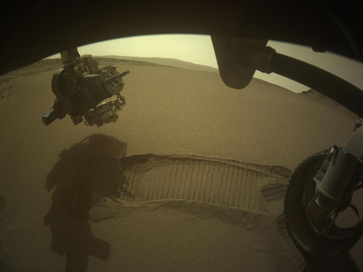 This image was taken by FRONT_HAZCAM_RIGHT_A onboard NASA's Mars rover Perseverance on Sol 633