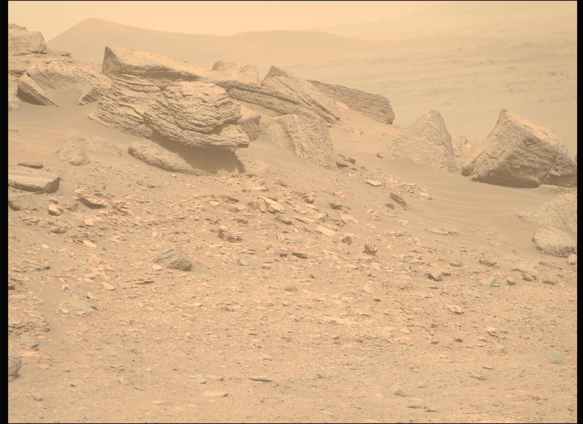This image was taken by MCZ_RIGHT onboard NASA's Mars rover Perseverance on Sol 635
