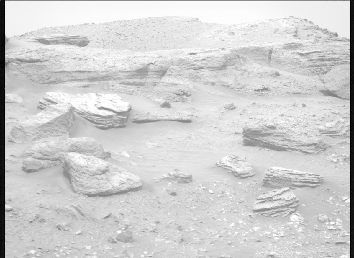 This image was taken by MCZ_RIGHT onboard NASA's Mars rover Perseverance on Sol 635