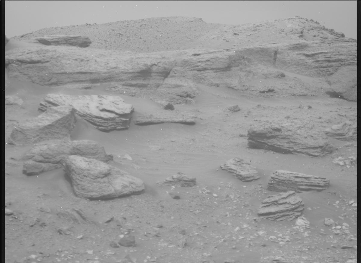 This image was taken by MCZ_RIGHT onboard NASA's Mars rover Perseverance on Sol 635