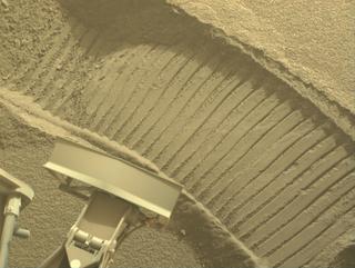 View image taken on Mars, Mars Perseverance Sol 639: Right Navigation Camera (Navcam)