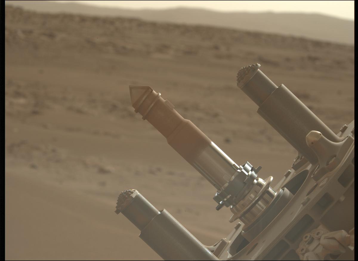 This image was taken by MCZ_LEFT onboard NASA's Mars rover Perseverance on Sol 639