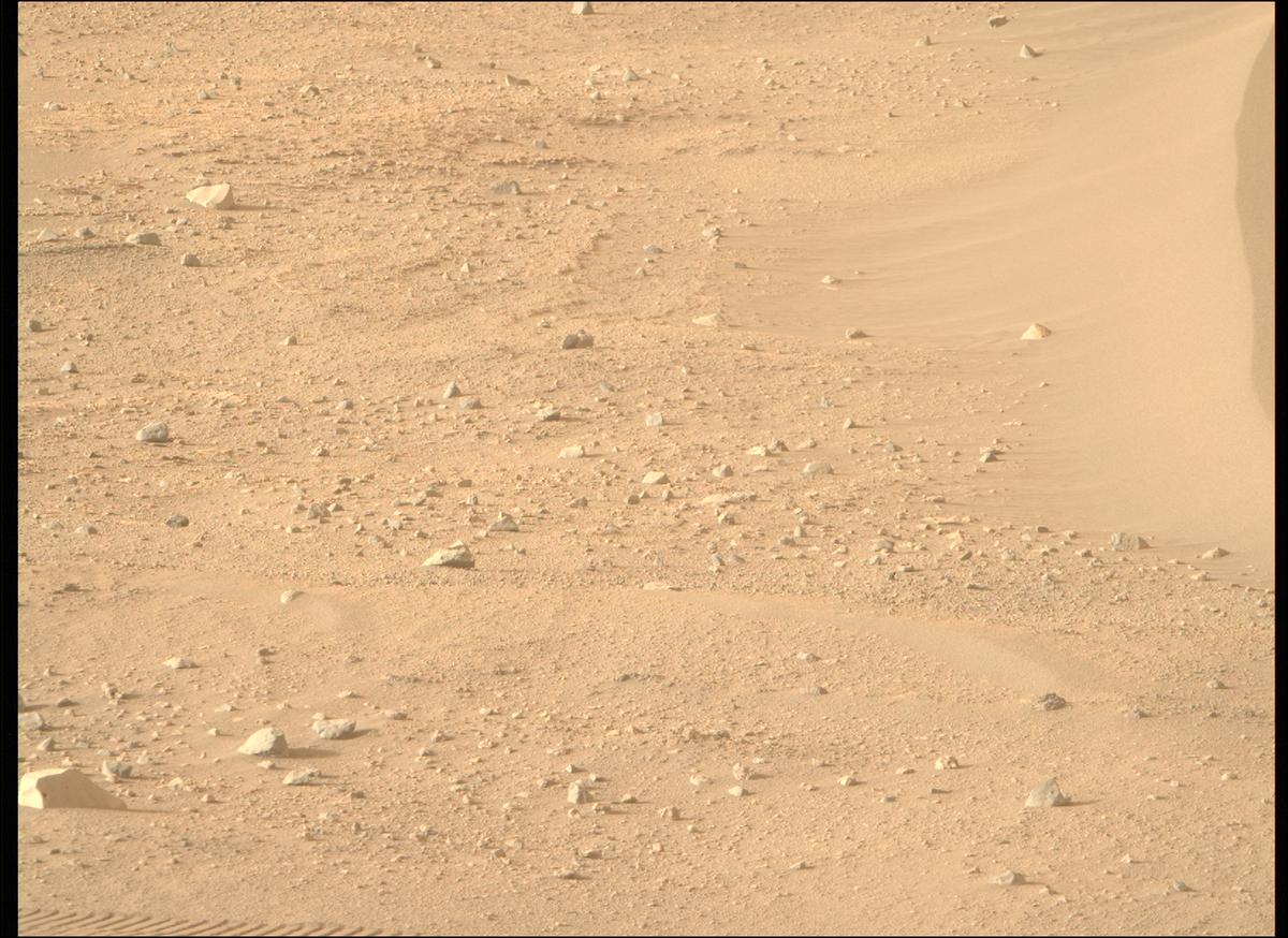 This image was taken by MCZ_RIGHT onboard NASA's Mars rover Perseverance on Sol 641