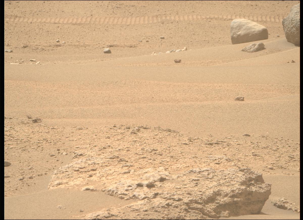 This image was taken by MCZ_RIGHT onboard NASA's Mars rover Perseverance on Sol 642