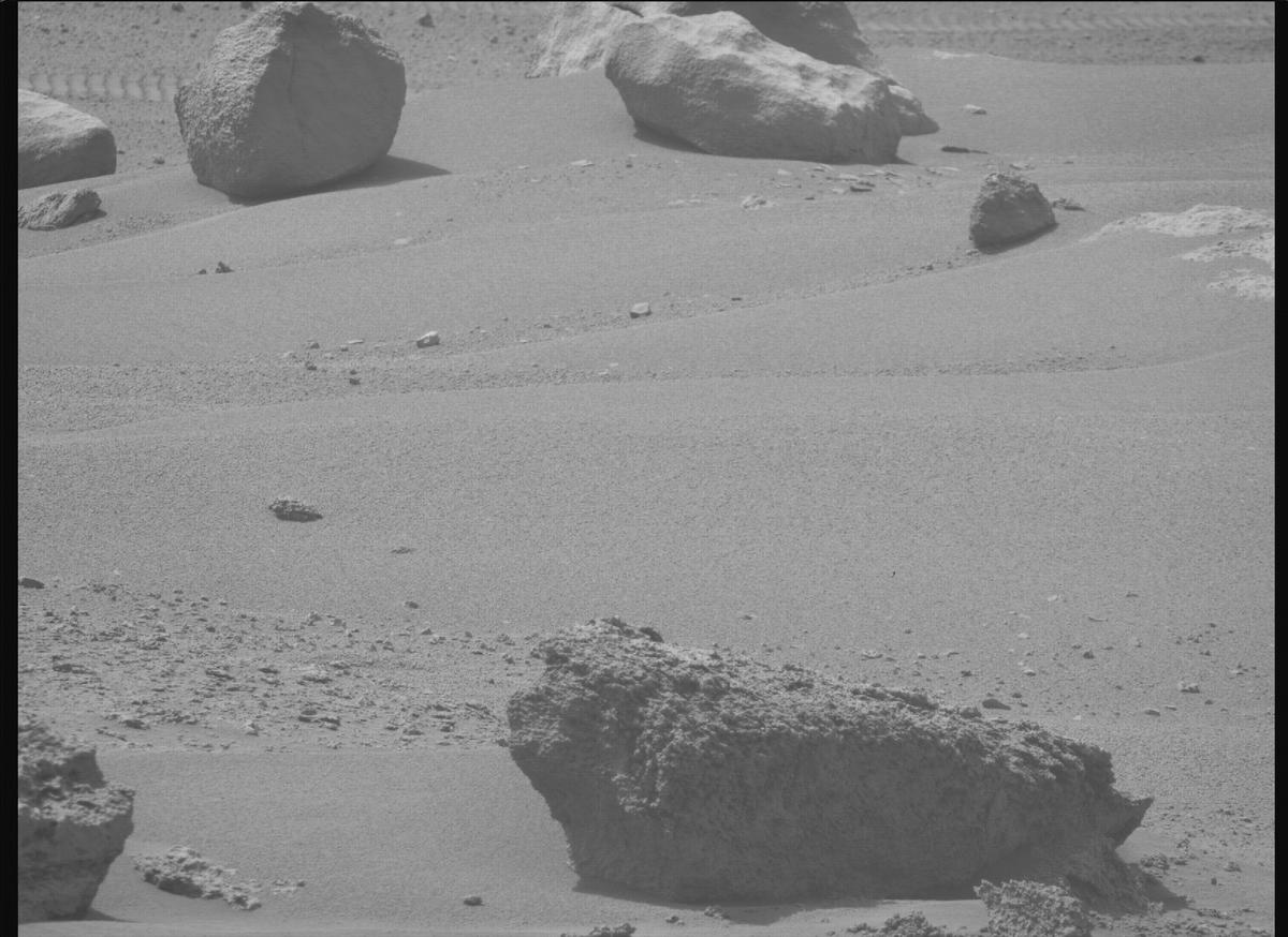 This image was taken by MCZ_RIGHT onboard NASA's Mars rover Perseverance on Sol 642