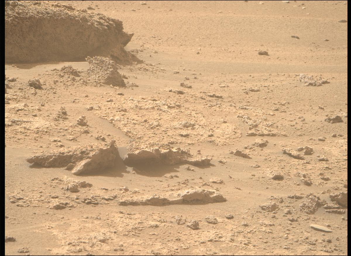 This image was taken by MCZ_RIGHT onboard NASA's Mars rover Perseverance on Sol 642