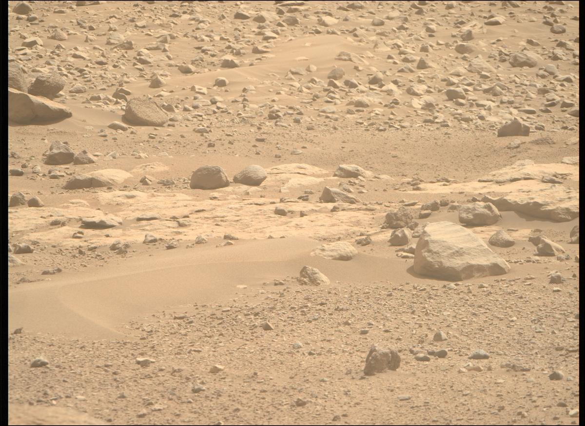 This image was taken by MCZ_RIGHT onboard NASA's Mars rover Perseverance on Sol 642