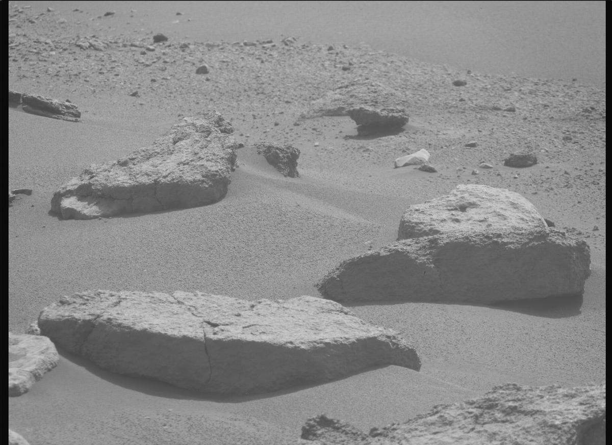 This image was taken by MCZ_RIGHT onboard NASA's Mars rover Perseverance on Sol 642