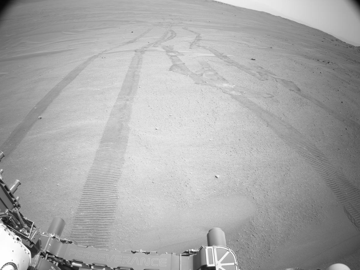 This image was taken by NAVCAM_LEFT onboard NASA's Mars rover Perseverance on Sol 645