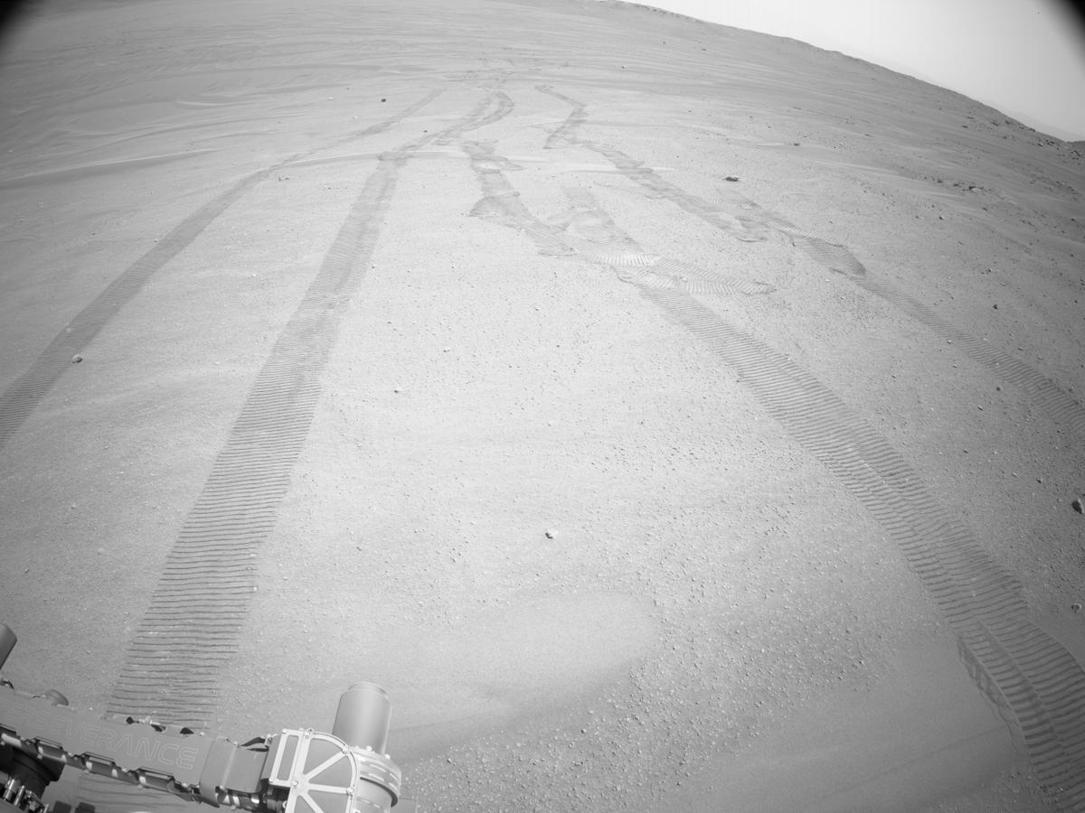 This image was taken by NAVCAM_RIGHT onboard NASA's Mars rover Perseverance on Sol 645