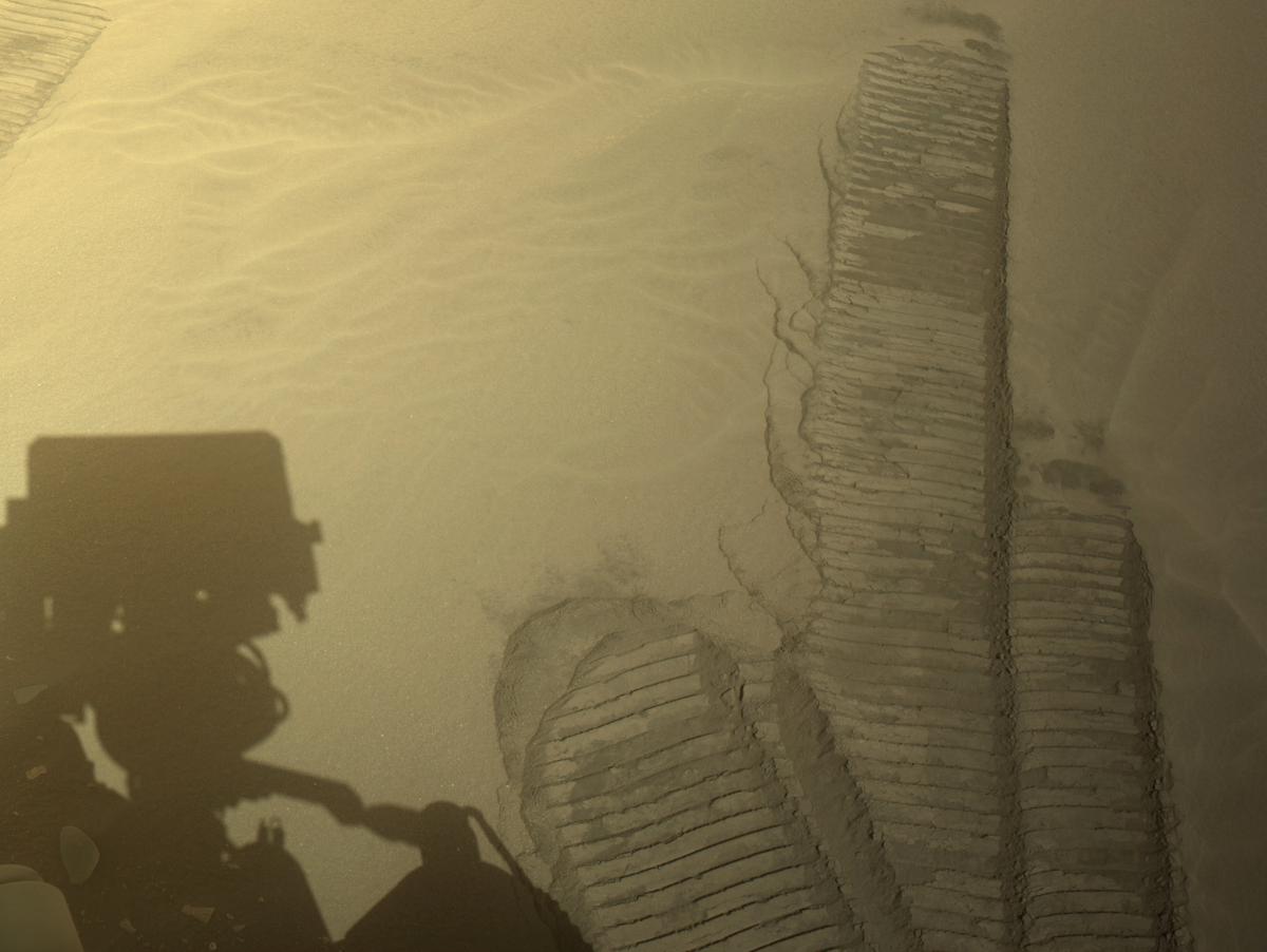 This image was taken by NAVCAM_LEFT onboard NASA's Mars rover Perseverance on Sol 646