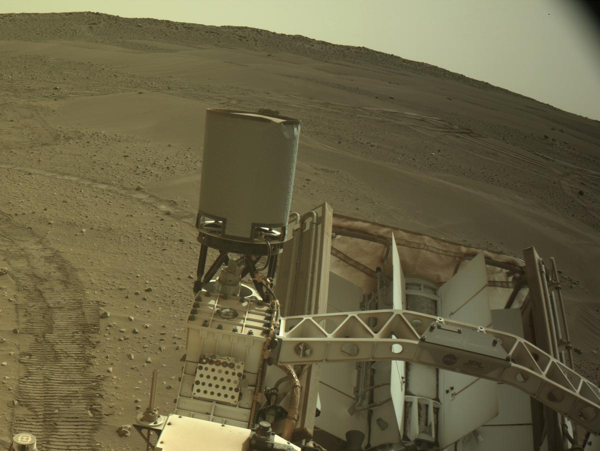 This image was taken by NAVCAM_RIGHT onboard NASA's Mars rover Perseverance on Sol 646