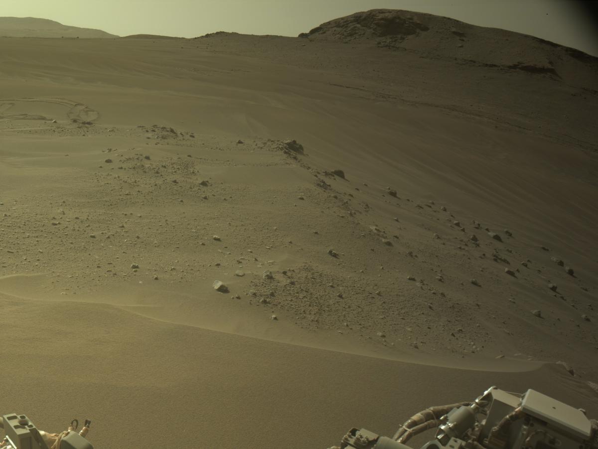 This image was taken by NAVCAM_RIGHT onboard NASA's Mars rover Perseverance on Sol 646