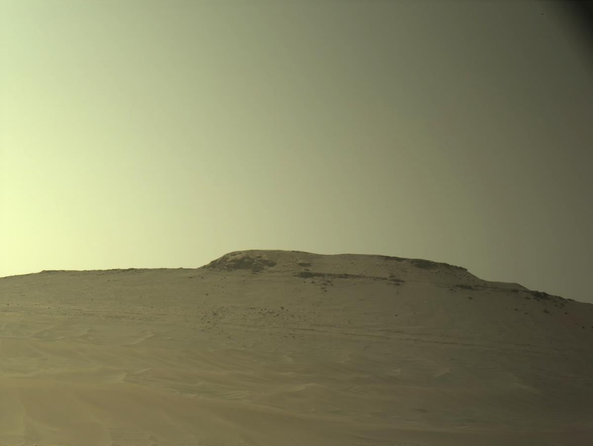 This image was taken by NAVCAM_RIGHT onboard NASA's Mars rover Perseverance on Sol 647