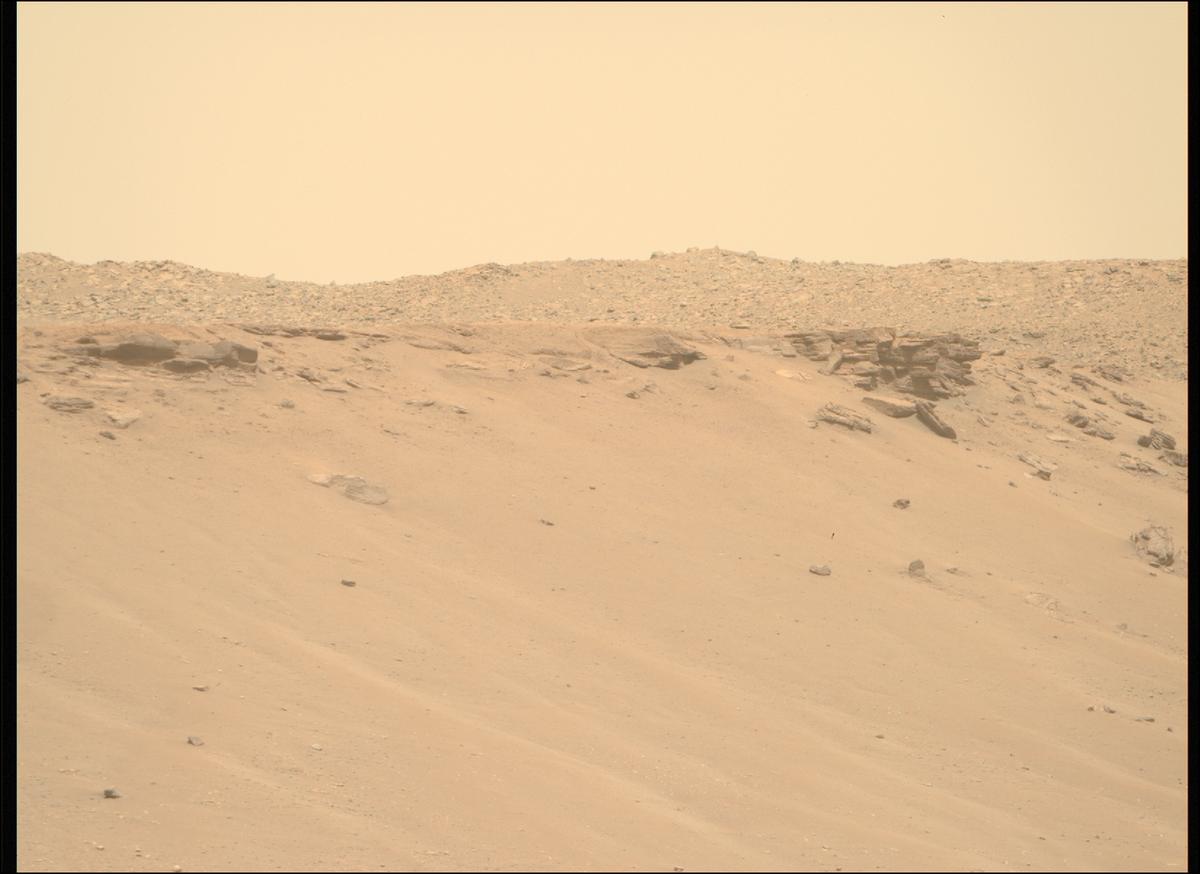 This image was taken by MCZ_RIGHT onboard NASA's Mars rover Perseverance on Sol 647