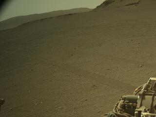 View image taken on Mars, Mars Perseverance Sol 652: Right Navigation Camera (Navcam)