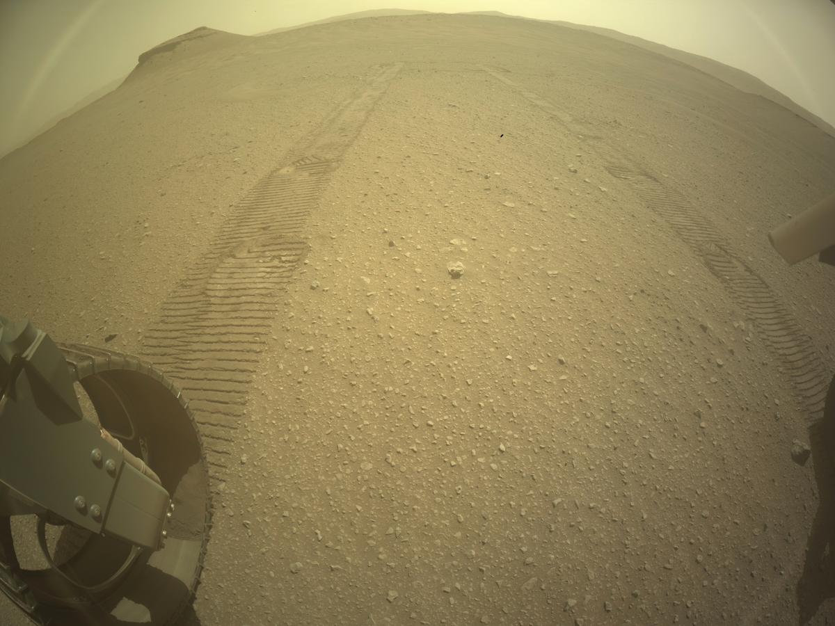 This image was taken by REAR_HAZCAM_LEFT onboard NASA's Mars rover Perseverance on Sol 652