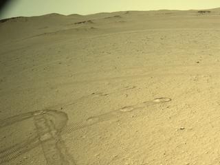 View image taken on Mars, Mars Perseverance Sol 654: Right Navigation Camera (Navcam)