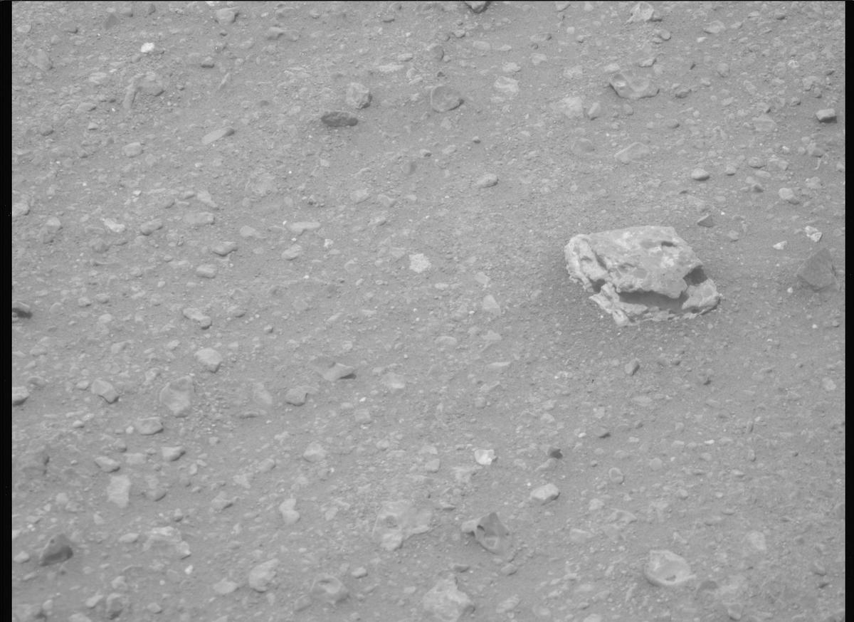 This image was taken by MCZ_RIGHT onboard NASA's Mars rover Perseverance on Sol 657