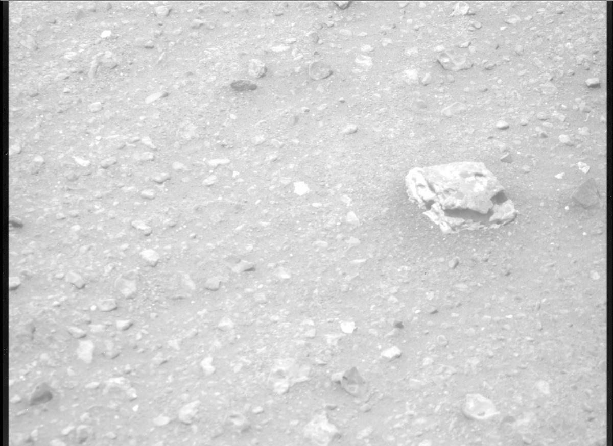 This image was taken by MCZ_RIGHT onboard NASA's Mars rover Perseverance on Sol 657