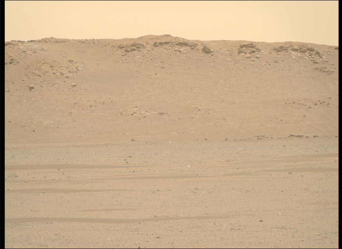 This image was taken by MCZ_RIGHT onboard NASA's Mars rover Perseverance on Sol 662
