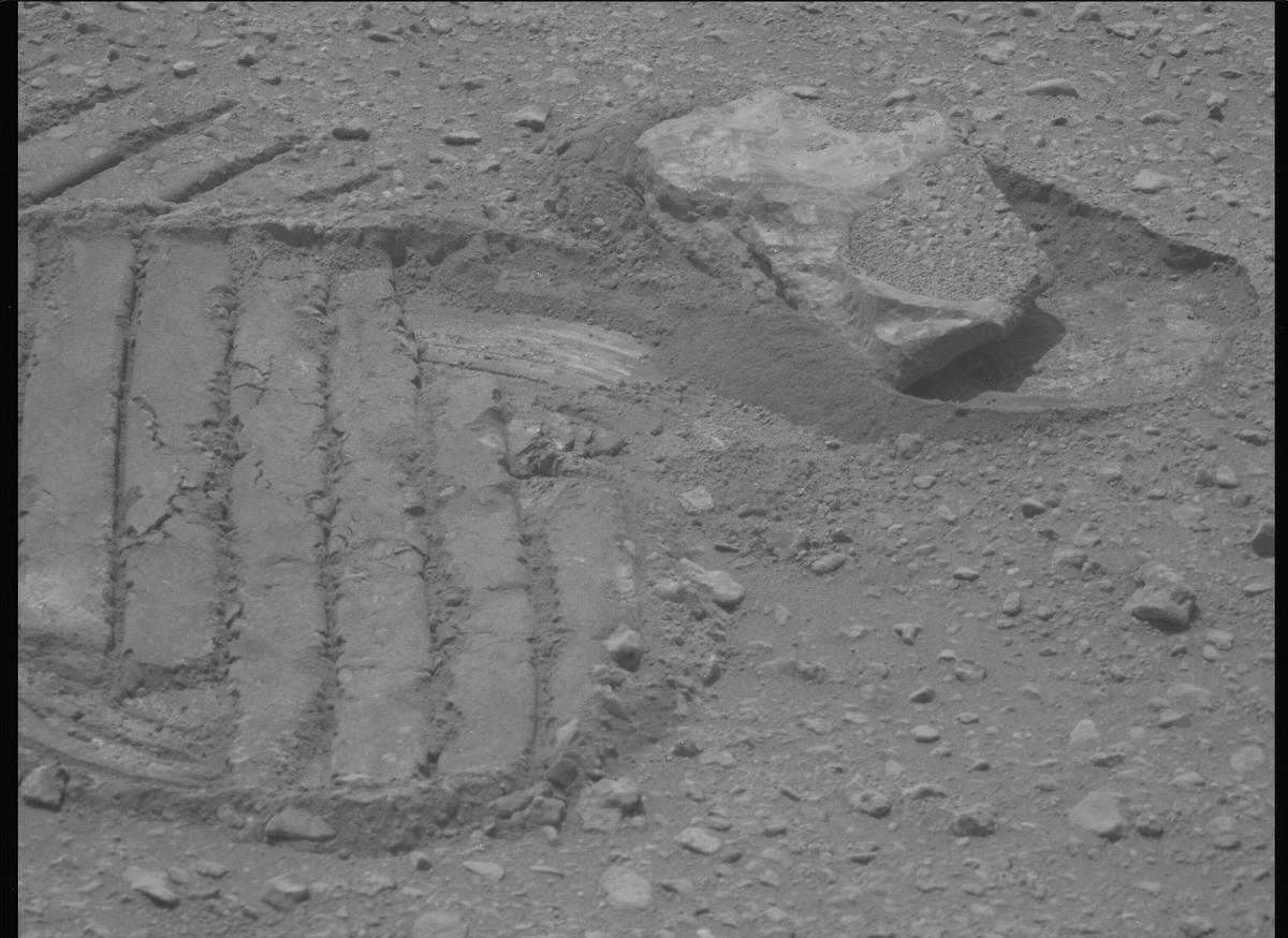 This image was taken by MCZ_LEFT onboard NASA's Mars rover Perseverance on Sol 663