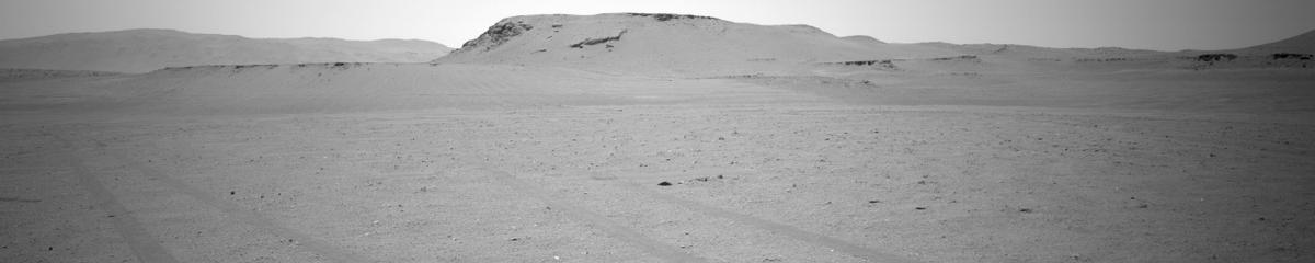 This image was taken by NAVCAM_LEFT onboard NASA's Mars rover Perseverance on Sol 667