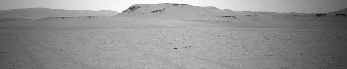 This image was taken by NAVCAM_LEFT onboard NASA's Mars rover Perseverance on Sol 667