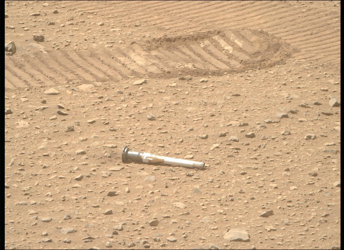 This image was taken by MCZ_RIGHT onboard NASA's Mars rover Perseverance on Sol 669