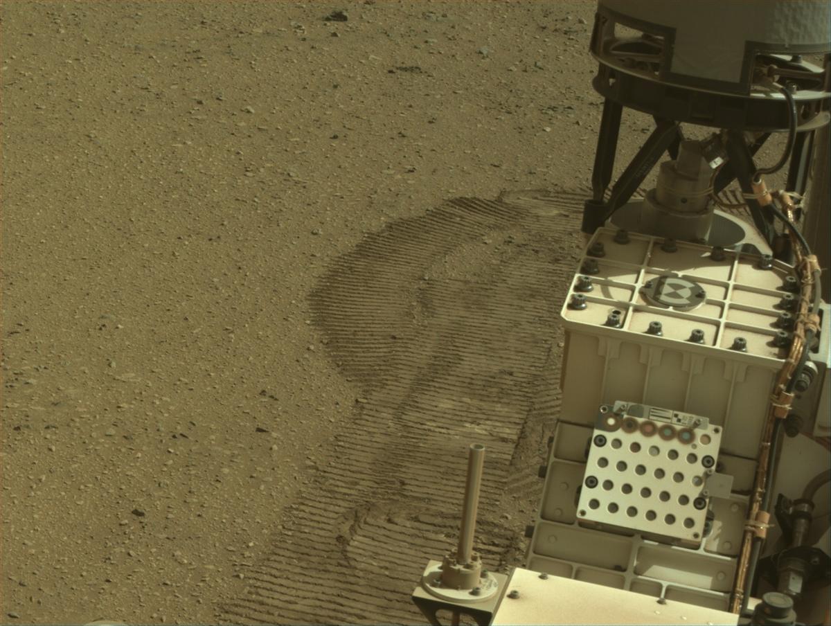 This image was taken by NAVCAM_RIGHT onboard NASA's Mars rover Perseverance on Sol 670