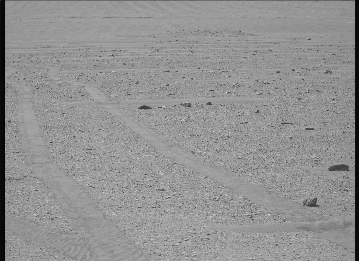 This image was taken by MCZ_LEFT onboard NASA's Mars rover Perseverance on Sol 670