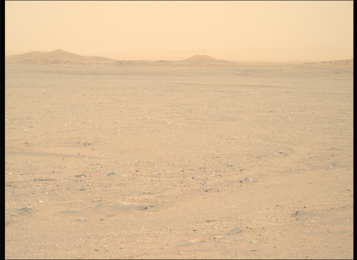This image was taken by MCZ_RIGHT onboard NASA's Mars rover Perseverance on Sol 670