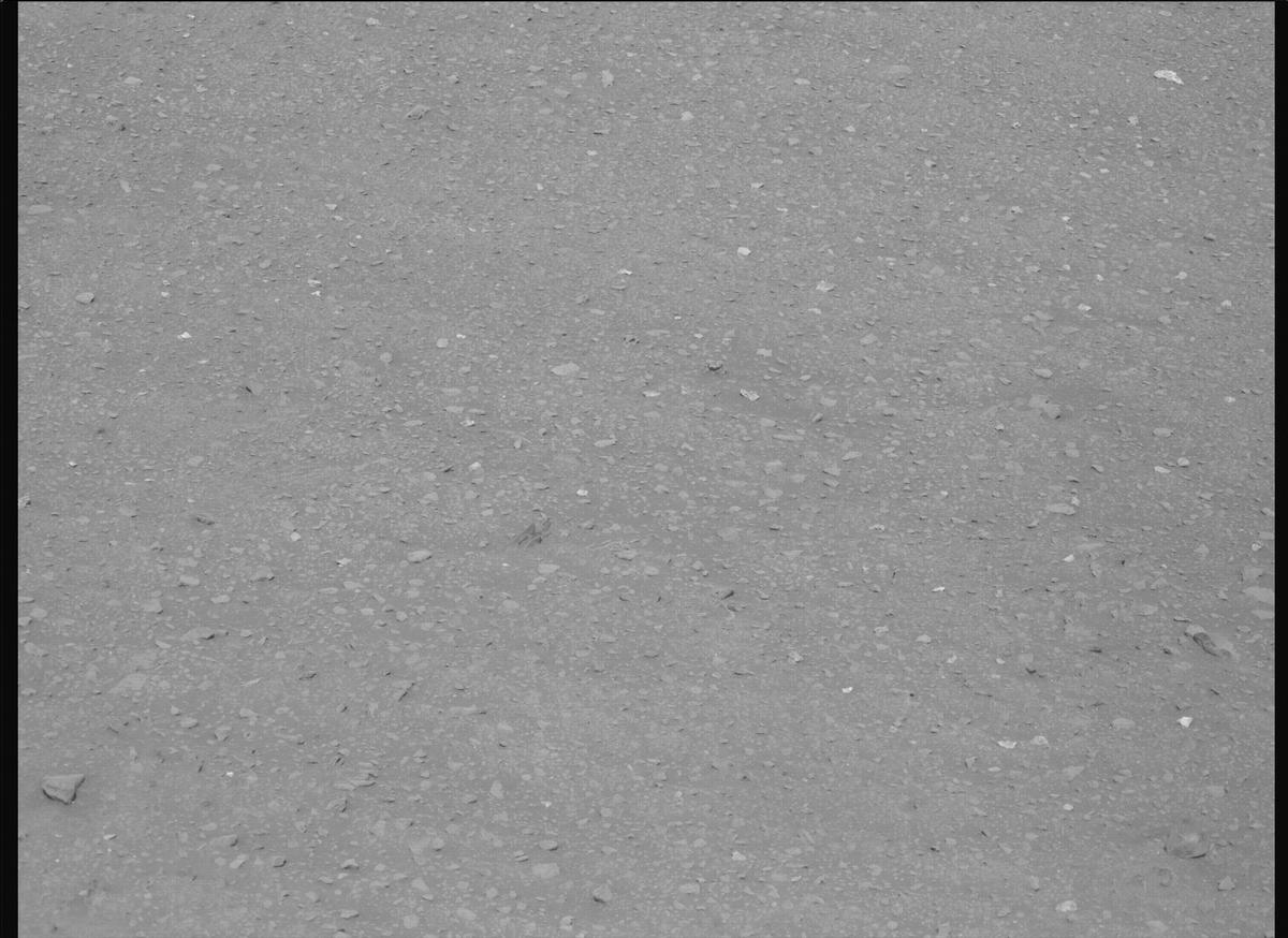 This image was taken by MCZ_RIGHT onboard NASA's Mars rover Perseverance on Sol 670