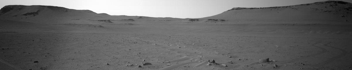 This image was taken by NAVCAM_LEFT onboard NASA's Mars rover Perseverance on Sol 673