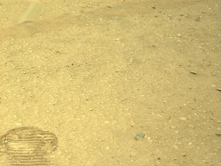 View image taken on Mars, Mars Perseverance Sol 674: Right Navigation Camera (Navcam)