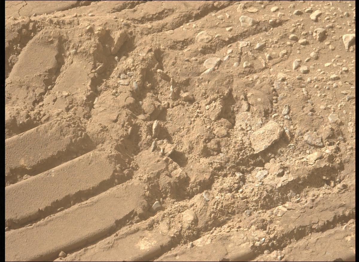 This image was taken by MCZ_LEFT onboard NASA's Mars rover Perseverance on Sol 675